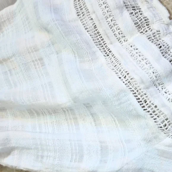 BB DAKOTA  boutique white gauze off shoulder romper women’s size medium - Picture 15 of 17